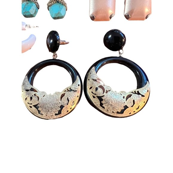 Lot of 4 pair Pierced Earrings Faux Turquoise White Acrylic Black Gold Tone - Picture 2 of 5